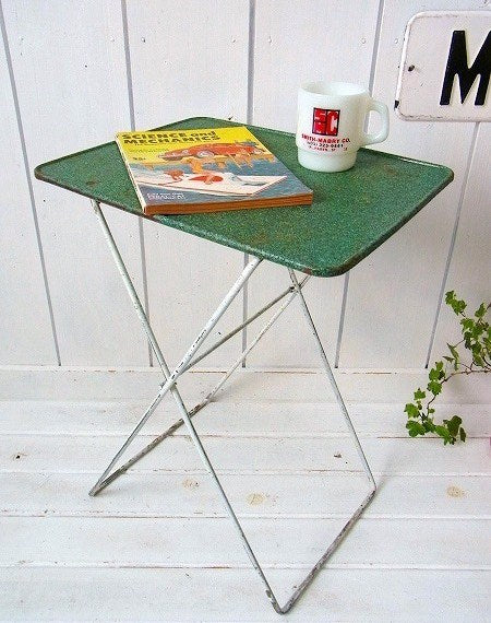 グリーンの小さなヴィンテージ・フォールディング・テーブル/折り畳み式テーブル　USA