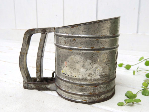 【JUNIOR】シャビーなブリキ製・ヴィンテージ・シフター/粉ふるい USA