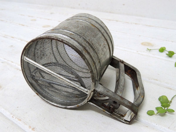 【JUNIOR】シャビーなブリキ製・ヴィンテージ・シフター/粉ふるい USA