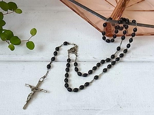 スペイン　ヴィンテージ・黒色ビーズ・ロザリオ/十字架/聖品
