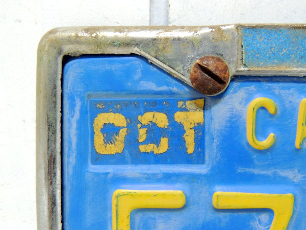 【カリフォルニア・579 PUI】ヴィンテージ・ブルー&イエロー・ナンバープレート・フレーム付き