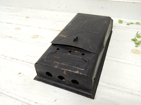 【MAIL】ノスタルジックな黒色のティン製・アンティーク・メールボックス/郵便受け/ポスト