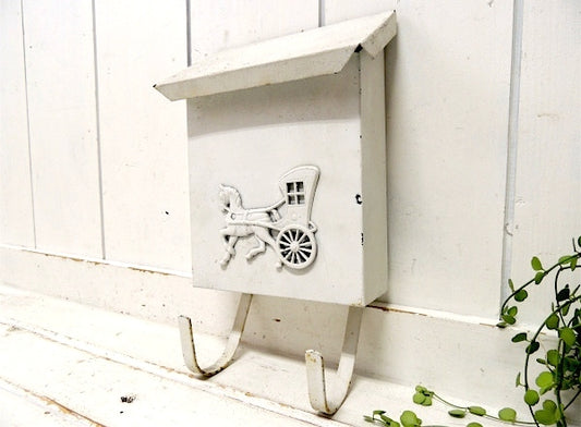 USA!馬車モチーフ・新聞受け付き・白色・ヴィンテージ・メールボックス/郵便受け/ポスト