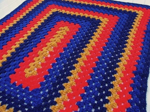 ハンドメイドのニットブランケット/ひざ掛け USA