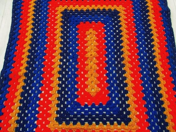 ハンドメイドのニットブランケット/ひざ掛け USA