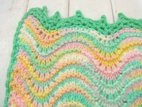 パステルカラー・波模様・ハンドメイド・ヴィンテージ・ニットブランケット/ひざ掛け USA