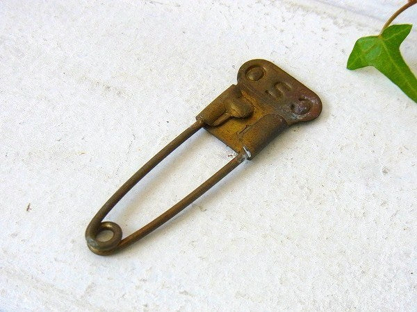 1952年・ナンバー入り・真鍮製・アンティーク・ランドリーピン7本&ホルダーセット　USA