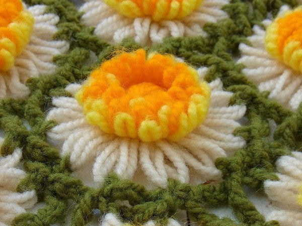 レトロポップな花柄・立体モチーフ編み・ハンドメイド・アンティーク・ニットブランケット USA