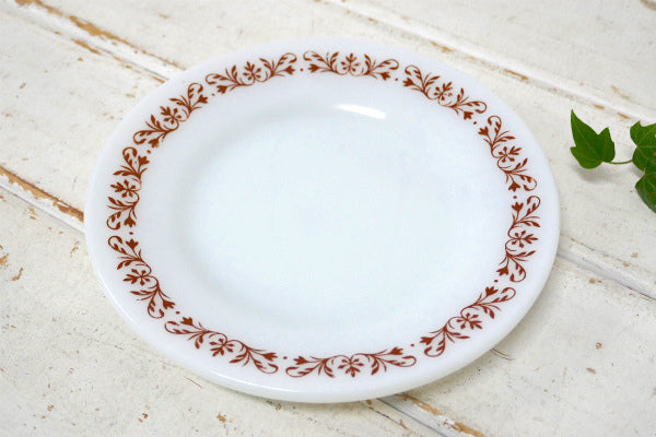 【アンカーホッキング】カッパーフィリグリー・ミルクガラス製・ヴィンテージ・ブレッドプレート・皿・食器