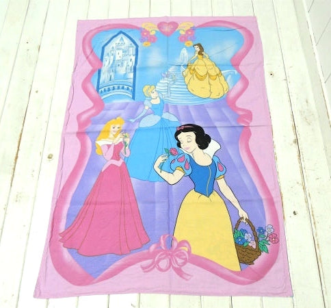 【ディズニープリンセス】シンデレラ&白雪姫&オーロラ姫&ベル・両面タイプ・ラメ入り・タペストリー