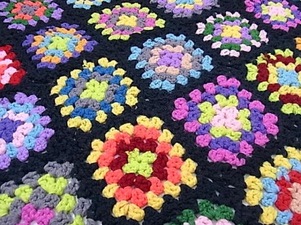 ハンドメイド　モチーフ編み・アンティーク・ニット・ブランケット USA