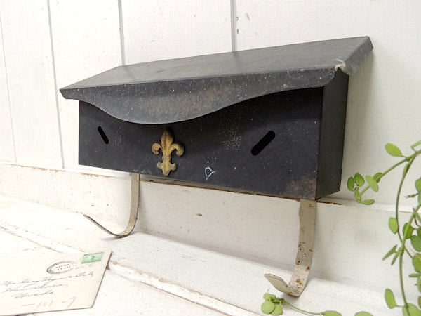 USA!ユリの紋章モチーフ&新聞受け付き・横型・ヴィンテージ・メールボックス/郵便受け/ポスト