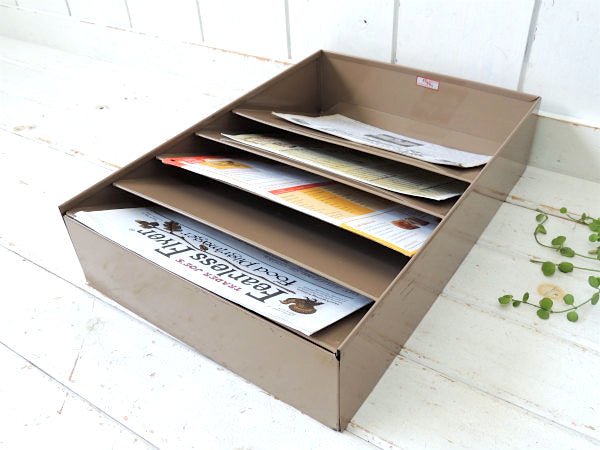 【1960's~GWS】工業系・ベージュ・メタル製・ヴィンテージ・書類スタンド・書類ラック・USA