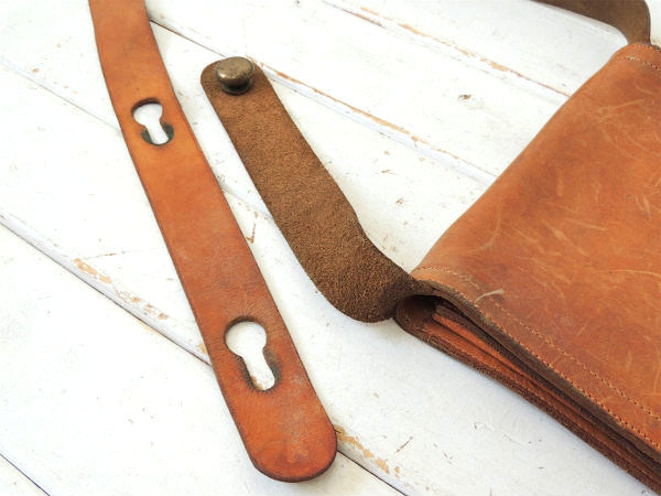 Poland ポーランド　レザー製　革　ヴィンテージ　ショルダーバッグ　メッセンジャーバッグ　カバン