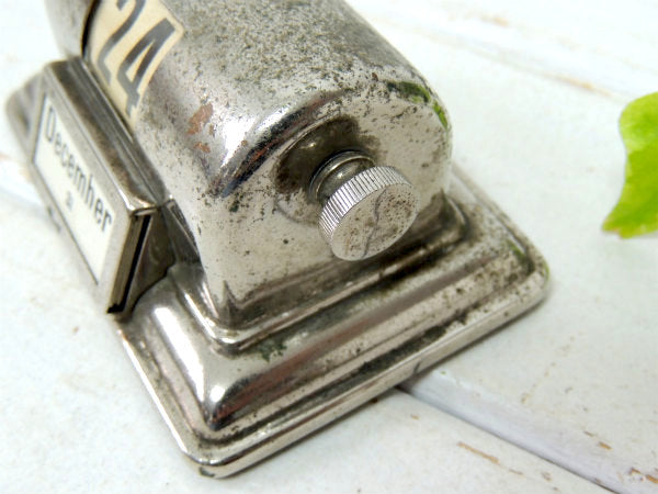 シルバー色のメタル製・アンティーク・デスクカレンダー/卓上カレンダー USA