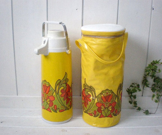レトロポップ×イエロー　花柄　魔法瓶　カバー付き　回転式ビンテージ　エアーポット　キッチン雑貨