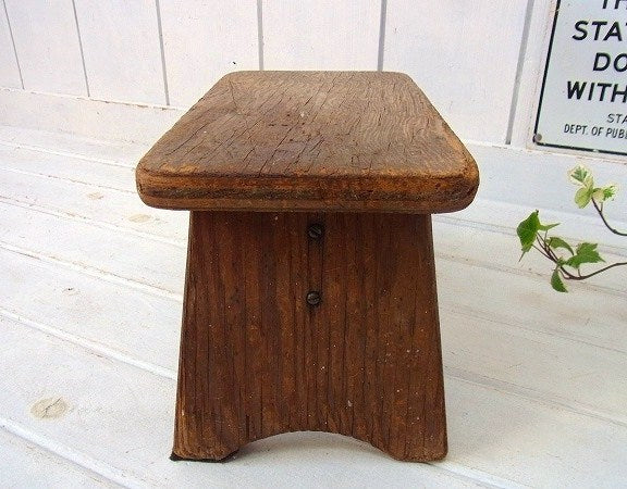 シャビーな木製のアンティーク・OLDスツール/踏み台/USA