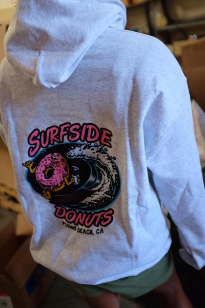 【SURFSIDE DONUTS】カリフォルニア・ピズモビーチ・パーカー・フーディ・サンド色(M)