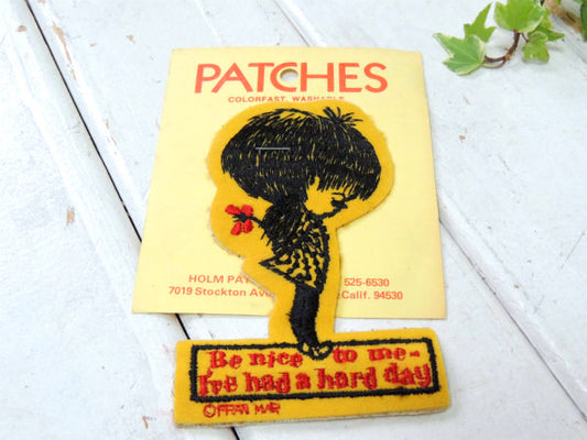 花束を持つ女の子今日は嫌なことがあったから、優しくしてね1970s〜ビンテージ 刺繍 ワッペン