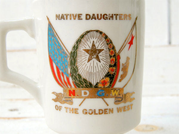 NDGW アメリカ 星条旗&カリフォルニア 州旗・陶器製・フッテッド・ヴィンテージ・マグカップ・食器