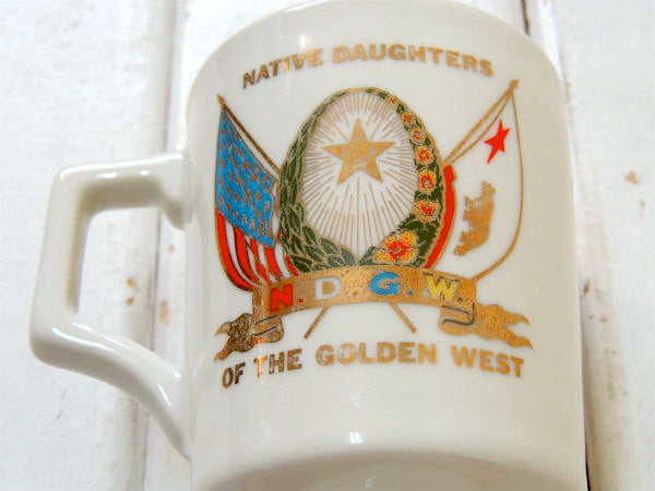 NDGW アメリカ 星条旗&カリフォルニア 州旗・陶器製・フッテッド・ヴィンテージ・マグカップ・食器