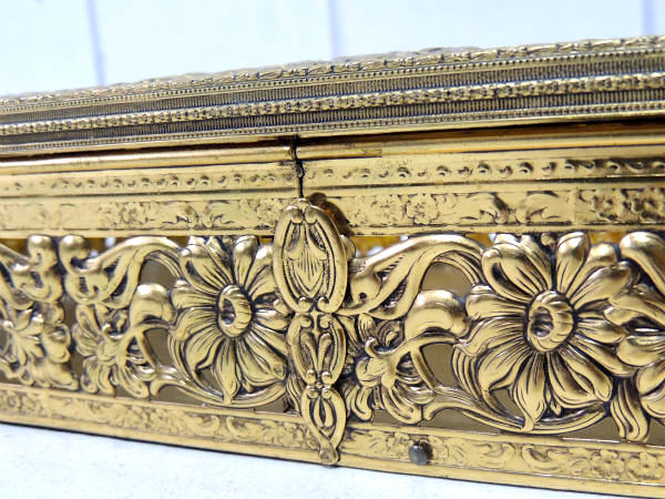 【GLOBE】24金 ゴールドプレート・花柄・透かしデザイン・アンティーク・ティッシュケース USA