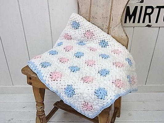 ハンドメイド・お花の立体モチーフ編み・アンティーク・ニット・ブランケット/ひざ掛け　USA