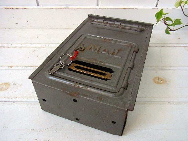 【CORBIN】鍵付き・ティン製・アンティーク・メールボックス/郵便受け/ポスト USA