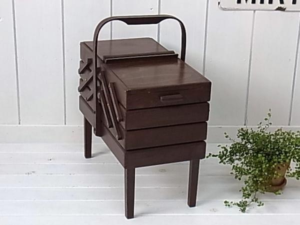 木製　脚付きアンティーク・ソーイングボックス・裁縫箱　USA