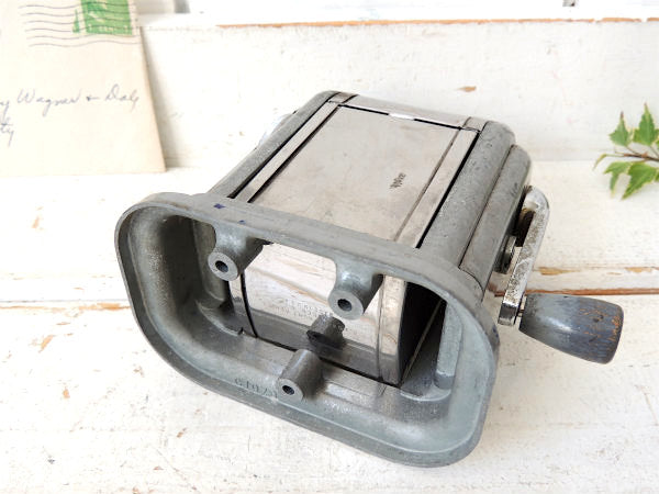 【BOSTON/USA】木製ハンドル・アンティーク・ペンシルシャープナー/鉛筆削り