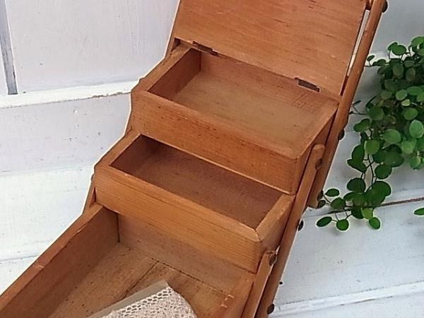 とっても小さな木製・アンティーク・ソーイングボックス・裁縫箱　USA