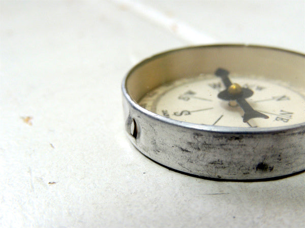 方位磁石 コンパス ヴィンテージ アルミ製 コンパス キーホルダー JAPAN キャンプ 里帰り品