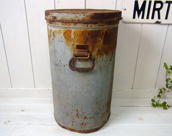 古いアイアン製の大きなアンティーク・アイスクリーム缶/容器　USA