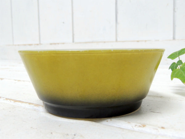 【Fire King】ファイヤーキング・カーキグリーン×ブラック色・サラダボウル/ヴィンテージ食器