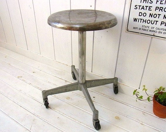工業系・メタル製・キャスター付きヴィンテージ・スツール/チェア/ガレージスツール US