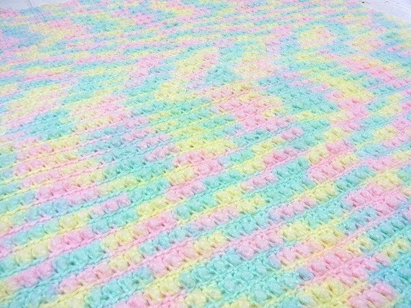パステルカラーのハンドメイド・ヴィンテージ・ニットブランケット/ひざ掛け/ベビーブランケット USA