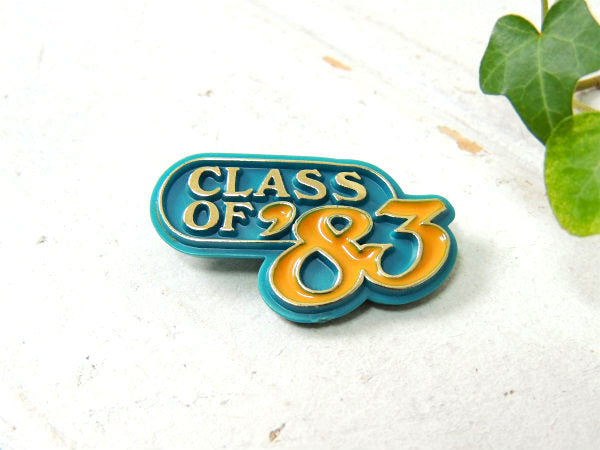【CLASS OF '83】ヴィンテージ・バッジ・ブローチ・USA・1982