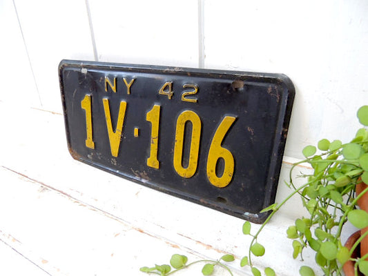 NYニューヨーク・1942年・ヴィンテージ・ナンバープレート・アメ車・1V-106