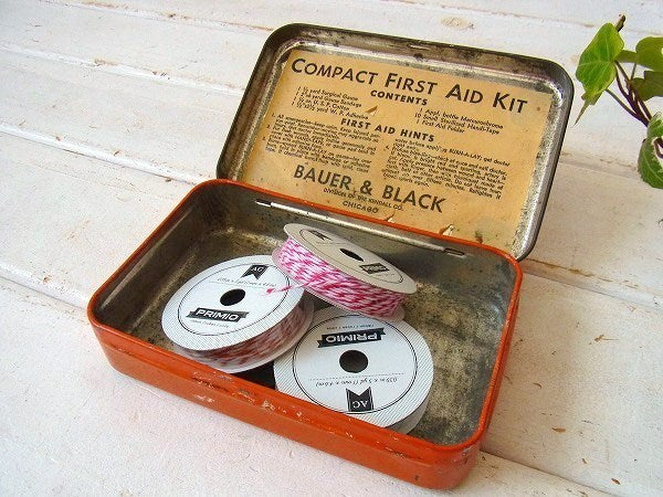 オレンジ色・ヴィンテージ・ファーストエイドキット/救急箱/ティン缶 USA