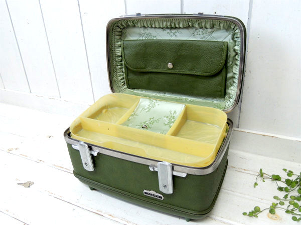 【アメリカンツーリスター】オリーブグリーン色・2段式・ヴィンテージ・メイクボックス/コスメボックス