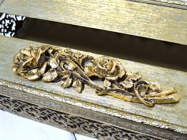 薔薇モチーフ・ゴールド色・透かしデザイン・ヴィンテージ・ティッシュケース・ティッシュボックス