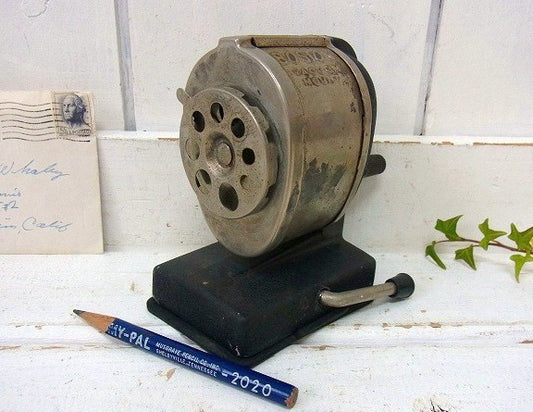 【BOSTON】バキュームタイプ・ヴィンテージ・ペンシルシャープナー/鉛筆削り　USA