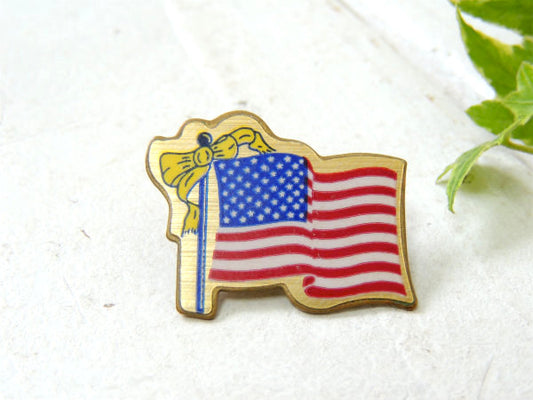 【波打ち・アメリカンフラッグ】星条旗柄・ヴィンテージ・ピンズ・バッジ・UNION MADE USA