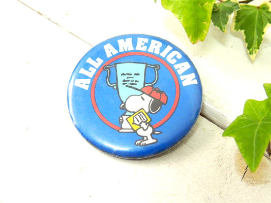 【1958 スヌーピー】ALL AMERICAN・ヴィンテージ・缶バッジ・MADE IN USA