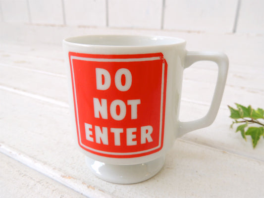【DO NOT ENTER】道路標識 デザイン・陶器製・ヴィンテージ・マグカップ 里帰り品