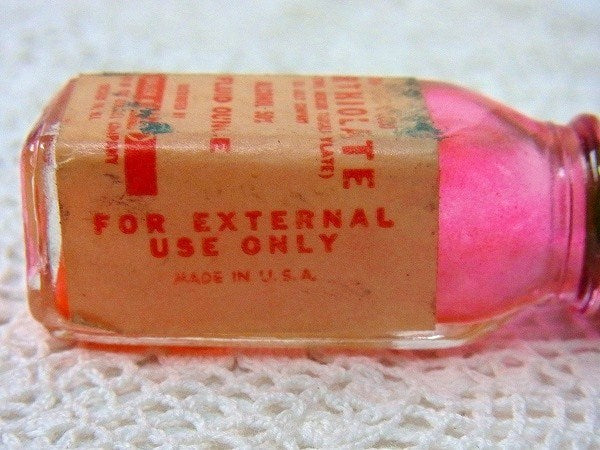 ピンク色の小さなヴィンテージ・薬瓶/メディスンボトル/ガラスボトル　USA