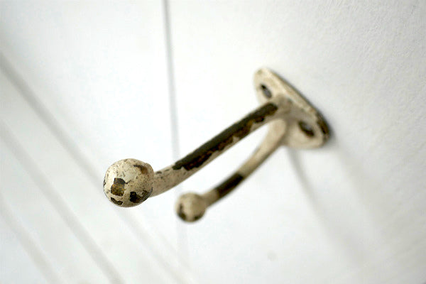 ペンキ・ホワイト・真鍮製・アンティーク・ウォールフック・フック　USA・インダストリアル・工業系