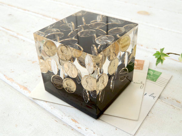 【1セント】1974年ペニー入り・キューブ型・樹脂製・ヴィンテージ・ペーパーウェイト・文鎮