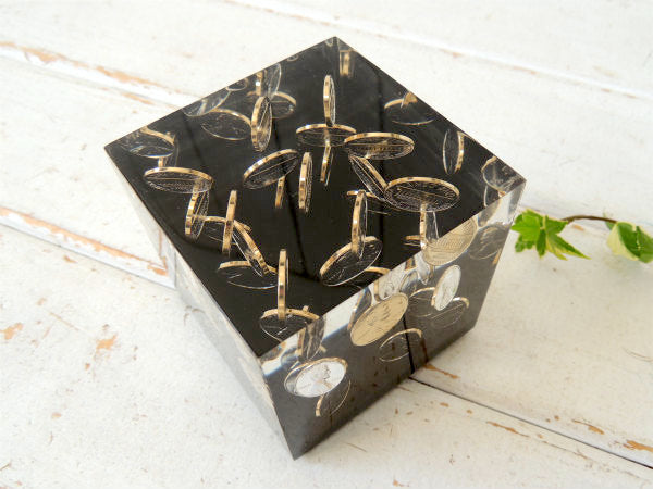 【1セント】1974年ペニー入り・キューブ型・樹脂製・ヴィンテージ・ペーパーウェイト・文鎮