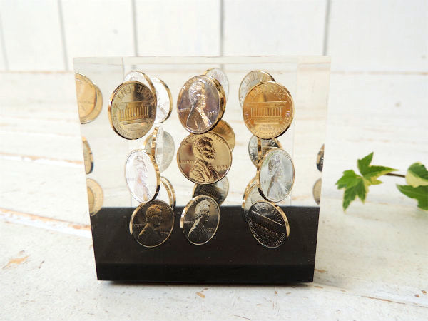 【1セント】1974年ペニー入り・キューブ型・樹脂製・ヴィンテージ・ペーパーウェイト・文鎮